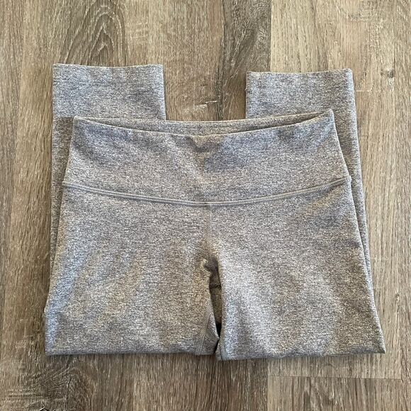 Lululemon Light Marled Grey Crop Capri Legging - Size: 4 - Picture 3 of 6